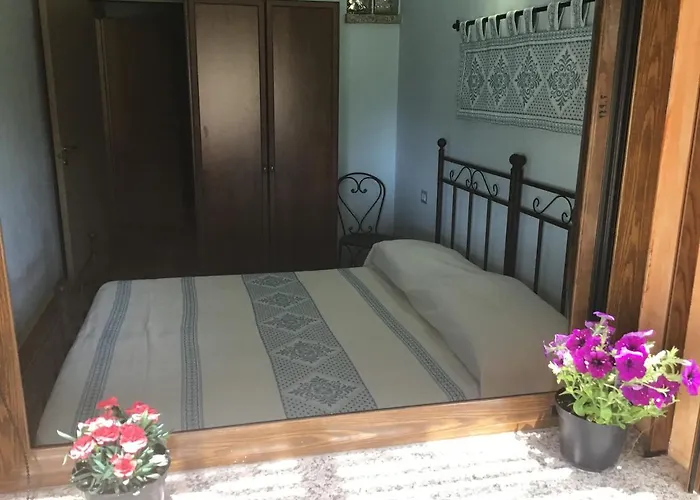 Πανσιόν Donna Violante Porto Corallo