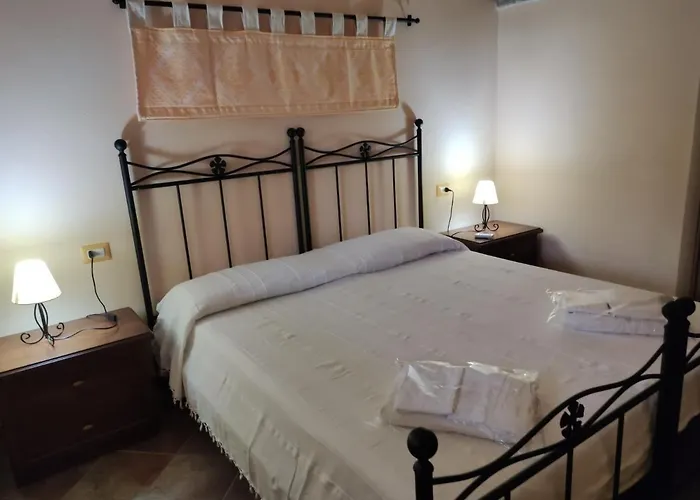 Donna Violante Porto Corallo Konukevi 3*